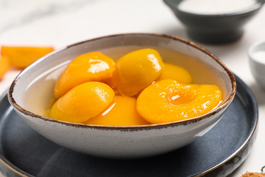 Pêssego em calda: como usar em doces e pratos salgados