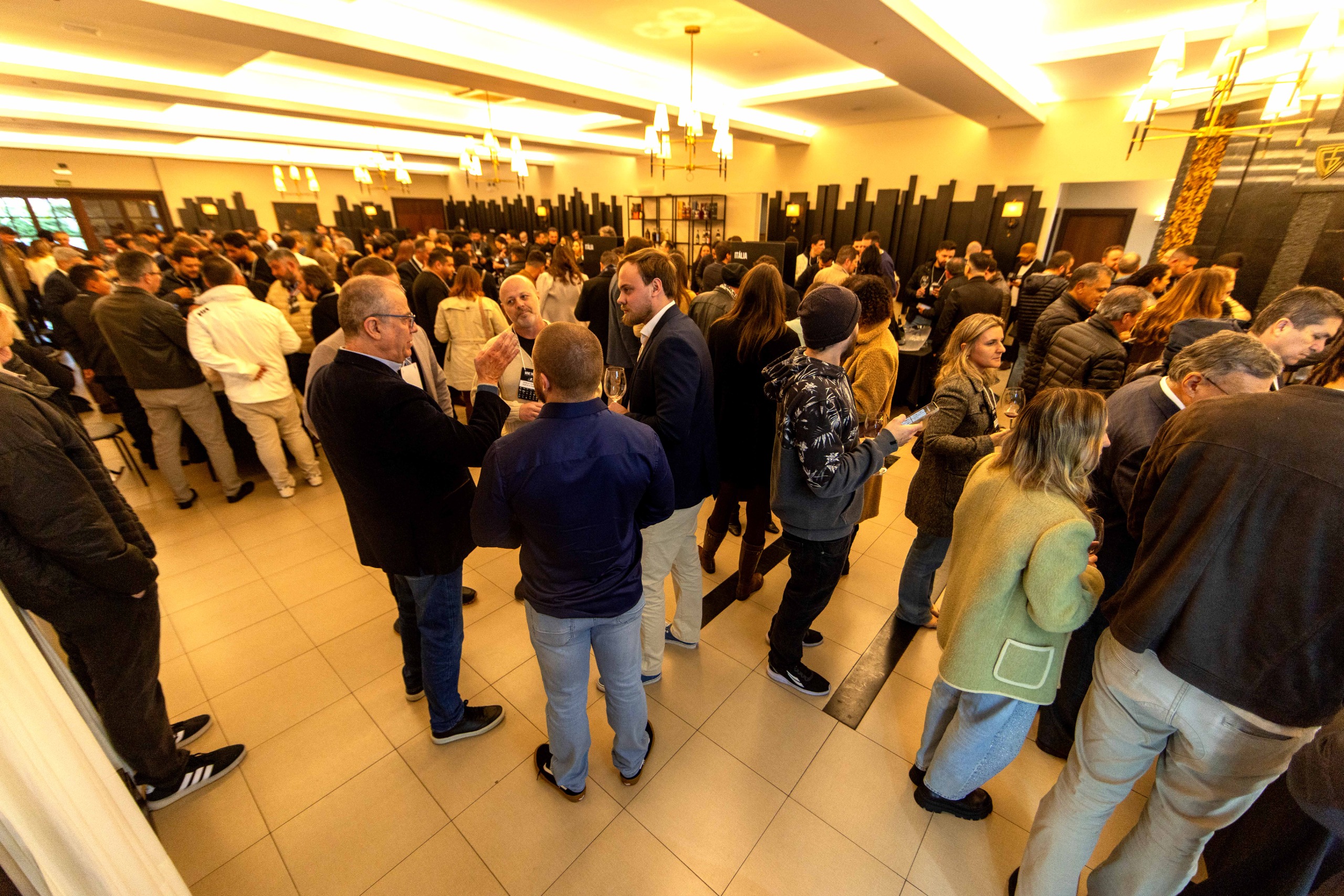 Wine Tasting Porto a Porto reúne mais de 170 vinhos e 600 convidados em Curitiba